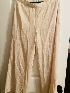 Abercrombie & Fitch Wide Leg Pants in Light Beige